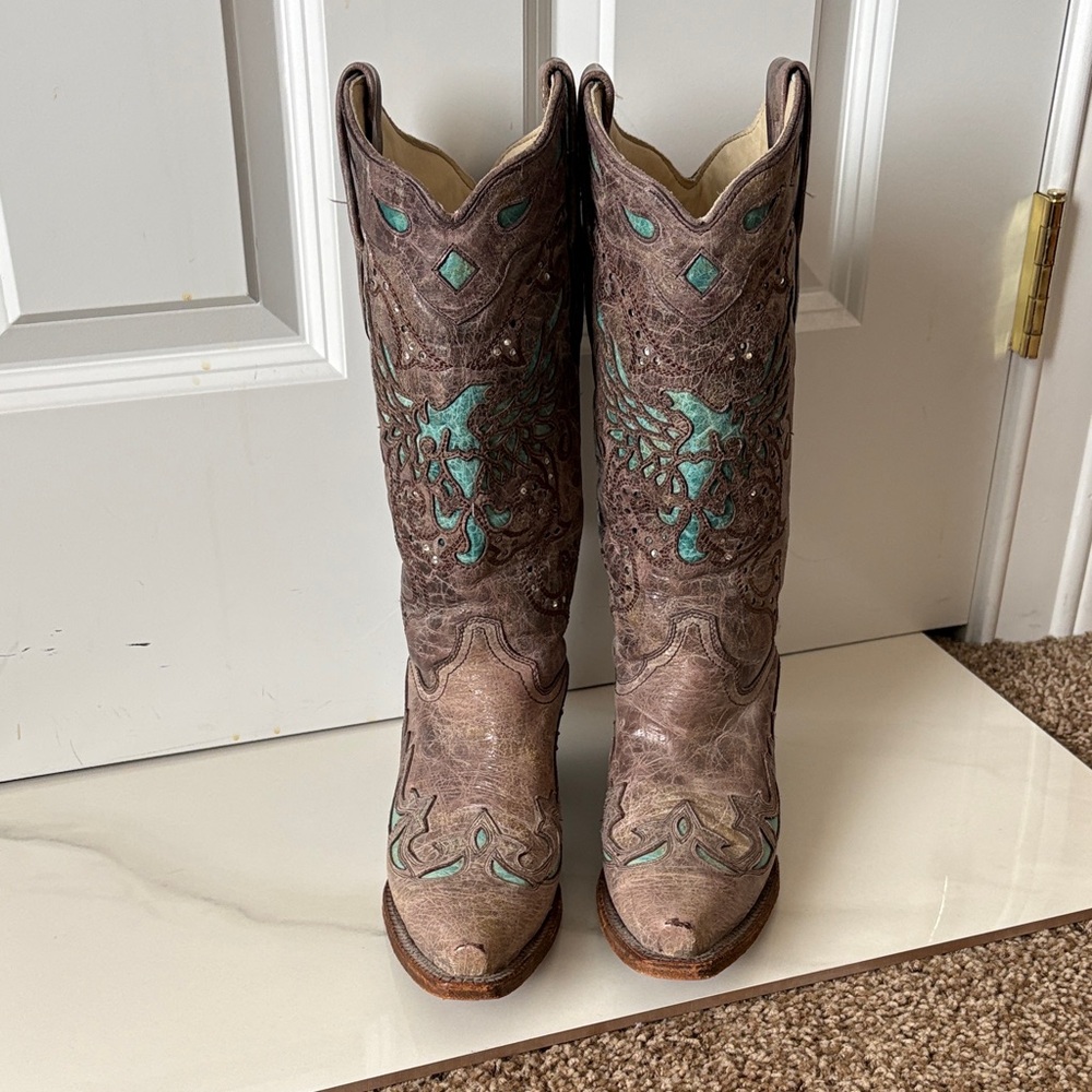 Corral Vintage Women's Western Embroidered Boots - Taupe and turquoise -